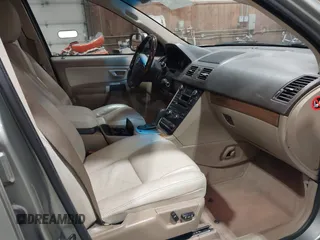 2007 Volvo XC90 I6 with VIN YV4CZ982071347164, listed as a IAAI auction lot 42020061 with 121,349 mi miles. Bid and sale history available at carsss.com. Image 5.
