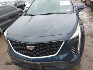 2022 Cadillac XT4 FWD Sport with VIN 1GYFZER44NF151862, listed as a IAAI auction lot 41429850 with 9,854 mi miles. Bid and sale history available at carsss.com. Image 6.