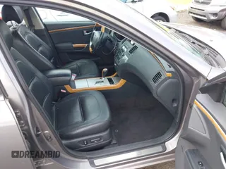 2006 Hyundai Azera SE with VIN KMHFC46F06A107049, listed as a IAAI auction lot 42638717 with 158,094 mi miles and . Bid and sale history available at DreamBid. Image 5.