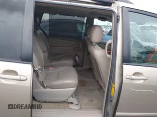 2008 Toyota Sienna XLE with VIN 5TDZK22C78S119628, listed as a IAAI auction lot 41917650 with 196,876 mi miles. Bid and sale history available at carsss.com. Image 8.