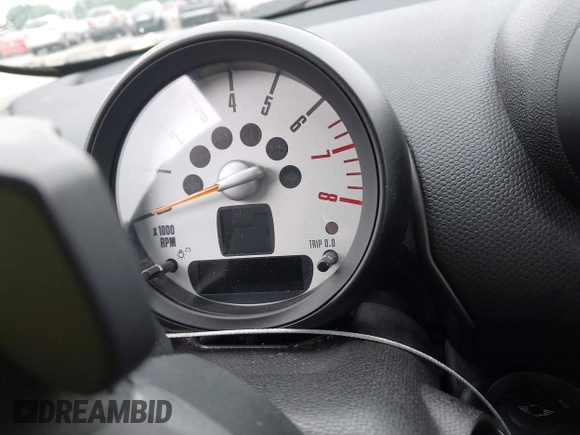 2014 MINI Countryman S z VIN WMWZC5C5XEWP37470, wystawiony jako IAAI lot #42396984 z przebiegiem 77 847 mil mil oraz . Historia ofert i sprzedaży dostępna na DreamBid. Obrazek 7.