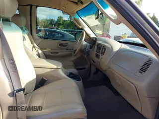 2003 Ford F-150 XL с VIN 1FTRX07LX3KC24422, выставлен на аукционе IAAI как лот 42559947 с пробегом 78 769 миль миль и . История ставок и продаж доступна на DreamBid. Изображение 5.