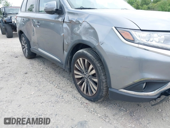 2020 Mitsubishi Outlander SE z VIN JA4AD3A37LZ044719, wystawiony jako IAAI lot #39303659 z przebiegiem 86 662 mil mil oraz . Historia ofert i sprzedaży dostępna na DreamBid. Obrazek 6.