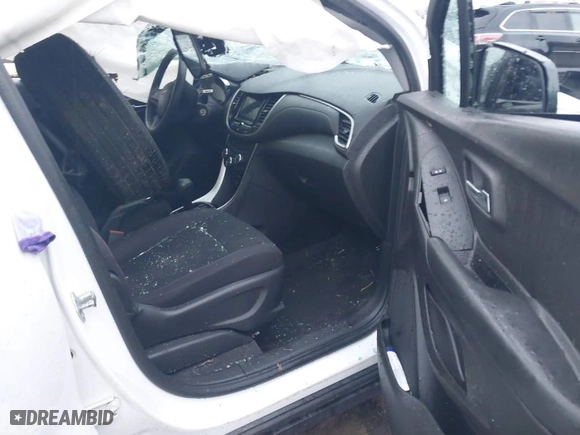 2018 Chevrolet Trax LS with VIN 3GNCJKSB4JL359190, listed as a IAAI auction lot 40917236 with 80,254 mi miles. Bid and sale history available at carsss.com. Image 5.