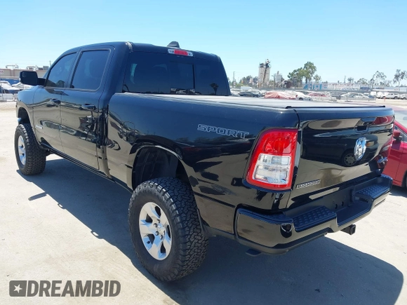 2022 Ram 1500 Big Horn z VIN 1C6RRFMG7NN441178, wystawiony jako IAAI lot #42721492 z przebiegiem 16 459 mil mil oraz . Historia ofert i sprzedaży dostępna na DreamBid. Obrazek 3.