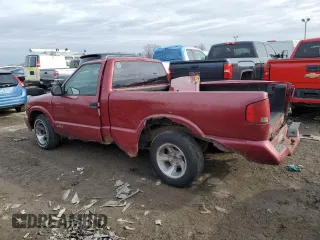 1997 Chevrolet S-10 with VIN 1GCCS1447VK133537, listed as a Copart auction lot 42354235 with 122,005 mi miles and Salvage Title. Bid and sale history available at carsss.com. Image 2.