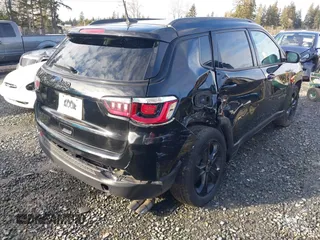 2020 Jeep Compass Latitude z VIN 3C4NJDBB6LT164241, wystawiony jako IAAI lot #41502823 z przebiegiem 75 314 mil mil oraz . Historia ofert i sprzedaży dostępna na DreamBid. Obrazek 4.