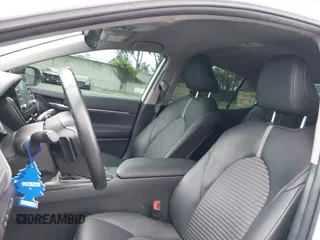 2022 Toyota Camry SE z VIN 4T1G11AK4NU675377, wystawiony jako IAAI lot #42057960 z przebiegiem 46 936 mil mil oraz . Historia ofert i sprzedaży dostępna na DreamBid. Obrazek 20.