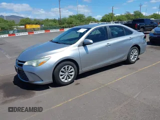 2016 Toyota Camry XLE with VIN 4T1BF1FK4GU148625, listed as a IAAI auction lot 41742421 with 88,582 mi miles. Bid and sale history available at carsss.com. Image 2.