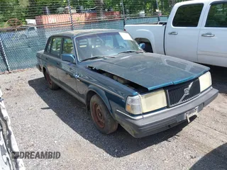 1992 Volvo 240 z VIN YV1AS8802N1473105, wystawiony jako IAAI lot #42298116 z przebiegiem 216 988 mil mil oraz . Historia ofert i sprzedaży dostępna na DreamBid. Obrazek 1.