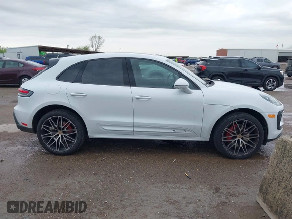2025 Porsche Macan GTS with VIN WP1AG2A55SLB41796, listed as a IAAI auction lot 41936289 with 1,435 mi miles and . Bid and sale history available at DreamBid. Image 13.