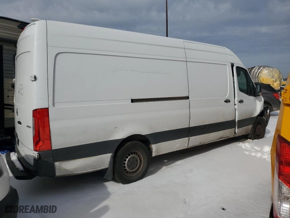 2021 Mercedes-Benz Sprinter Cargo Van with VIN W1W40CHY2MT051568, listed as a Copart auction lot 44686235 with NaN miles and Clean Title. Bid and sale history available at carsss.com. Image 3.