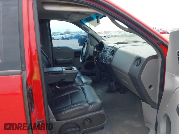 2004 Ford F-150 XL with VIN 1FTRF12WX4NA15613, listed as a IAAI auction lot 41652637 with 124,352 mi miles. Bid and sale history available at carsss.com. Image 5.
