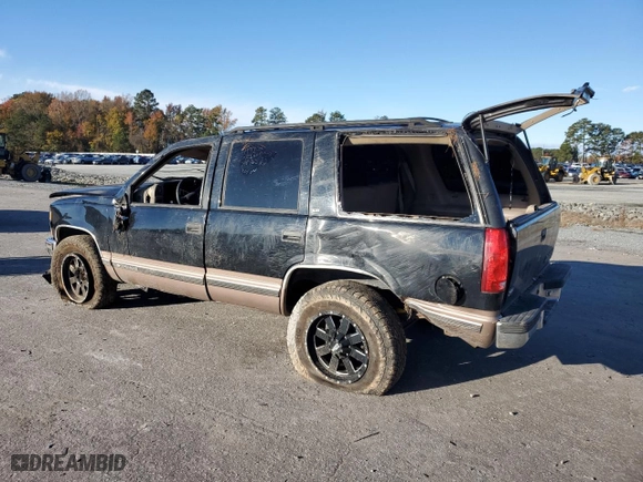 1998 Chevrolet Tahoe with VIN 1GNEK13R2WJ346738, listed as a Copart auction lot 82112764 with 135,422 mi miles and Salvage Title. Bid and sale history available at carsss.com. Image 2.