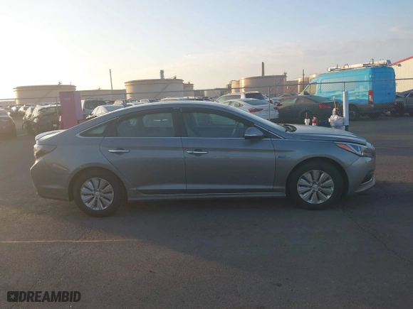 2017 Hyundai Sonata Hybrid SE with VIN KMHE24L35HA074609, listed as a IAAI auction lot 41177631 with 109,259 mi miles. Bid and sale history available at carsss.com. Image 14.