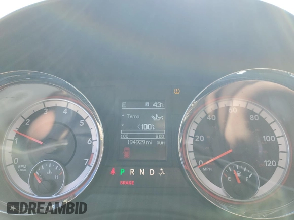2013 Dodge Grand Caravan SXT with VIN 2C4RDGCG5DR635014, listed as a Copart auction lot 49552925 with 194,929 mi miles and Clean Title. Bid and sale history available at DreamBid. Image 9.
