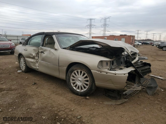 2004 Lincoln Town Car Signature with VIN 1LNHM81WX4Y606532, listed as a Copart auction lot 49666775 with 47,509 mi miles and Salvage Title. Bid and sale history available at carsss.com. Image 4.