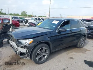 2019 Mercedes-Benz GLC 300 z VIN WDC0G4JB0KV135806, wystawiony jako IAAI lot #41935274 z przebiegiem 85 704 mil mil oraz . Historia ofert i sprzedaży dostępna na DreamBid. Obrazek 17.