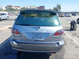 2002 Lexus RX with VIN JTJGF10U720140178, listed as a IAAI auction lot 41686562 with 166,211 mi miles. Bid and sale history available at carsss.com. Image 17.