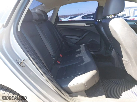 2014 Volkswagen Passat SE w/Sunroof with VIN 1VWBT7A38EC053078, listed as a IAAI auction lot 41832602 with 173,802 mi miles. Bid and sale history available at carsss.com. Image 8.