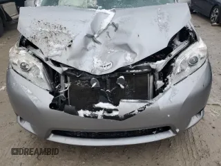 2017 Toyota Sienna LE with VIN 5TDJZ3DC5HS187003, listed as a Copart auction lot 84182284 with 85,045 mi miles and Salvage Title. Bid and sale history available at carsss.com. Image 12.