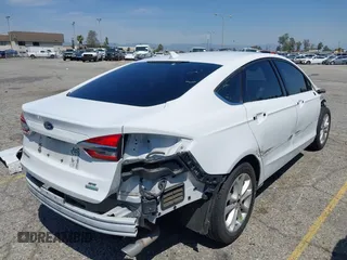 2019 Ford Fusion SE with VIN 3FA6P0HD3KR201350, listed as a IAAI auction lot 41988519 with 46,105 mi miles and . Bid and sale history available at carsss.com. Image 4.