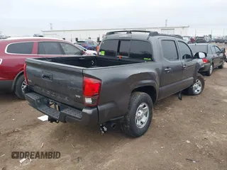 2021 Toyota Tacoma SR z VIN 5TFCZ5AN3MX269374, wystawiony jako IAAI lot #41068356 z przebiegiem 54 358 mil mil oraz . Historia ofert i sprzedaży dostępna na DreamBid. Obrazek 4.