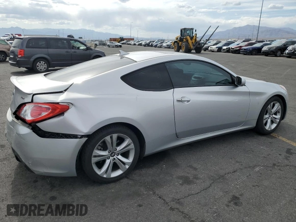 2011 Hyundai Genesis Coupe z VIN KMHHT6KD8BU045109, wystawiony jako Copart lot #53563715 z przebiegiem 66 701 mil mil oraz Szkoda całkowita • Salvage title. Historia ofert i sprzedaży dostępna na DreamBid. Obrazek 3.