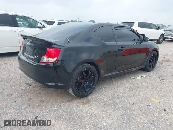 2012 Scion tC z VIN JTKJF5C76C3022749, wystawiony jako IAAI lot #42303267 z przebiegiem 88 386 mil mil oraz . Historia ofert i sprzedaży dostępna na DreamBid. Obrazek 4.