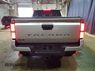 2025 Toyota Tacoma SR with VIN 3TMLB5JN7SM096837, listed as a Copart auction lot 49989405 with 941 mi miles and Clean Title. Bid and sale history available at DreamBid. Image 6.