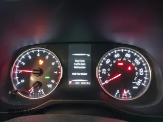 2021 Toyota RAV4 LE z VIN 2T3G1RFV9MC250665, wystawiony jako IAAI lot #42138232 z przebiegiem 40 574 mil mil oraz . Historia ofert i sprzedaży dostępna na DreamBid. Obrazek 7.