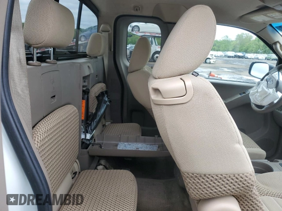 2014 Nissan Frontier SV z VIN 1N6AD0CW9EN759231, wystawiony jako Copart lot #58298635 z przebiegiem 114 537 mil mil oraz Szkoda całkowita • Salvage title. Historia ofert i sprzedaży dostępna na DreamBid. Obrazek 10.