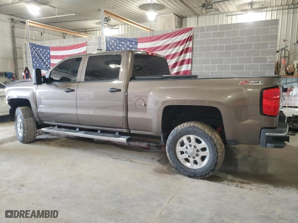 2015 Chevrolet Silverado 2500HD LT with VIN 1GC1KVE8XFF116516, listed as a Copart auction lot 43725145 with 186,219 mi miles and Clean Title. Bid and sale history available at carsss.com. Image 2.