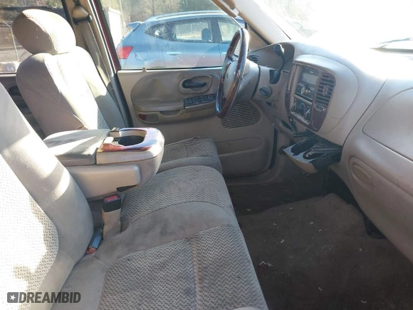 2002 Ford F-150 XLT with VIN 1FTRW07632KD28679, listed as a IAAI auction lot 41586293 with 1 mi miles. Bid and sale history available at carsss.com. Image 5.