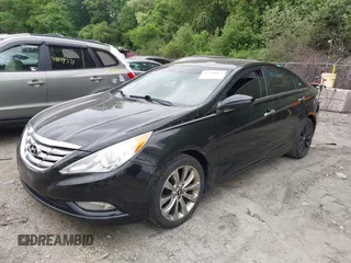 2011 Hyundai Sonata SE z VIN 5NPEC4AC3BH155693, wystawiony jako IAAI lot #42299853 z przebiegiem 214 626 mil mil oraz . Historia ofert i sprzedaży dostępna na DreamBid. Obrazek 2.