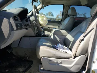 2007 GMC Yukon SLE with VIN 1GKFK13017J109923, listed as a Copart auction lot 77085954 with 214,986 mi miles and Salvage Title. Bid and sale history available at carsss.com. Image 7.