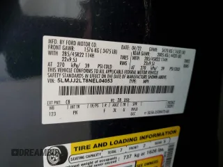 2022 Lincoln Navigator Reserve z VIN 5LMJJ2LT8NEL04053, wystawiony jako Copart lot #57211255 z przebiegiem Nie podano mil oraz Szkoda całkowita • Salvage title. Historia ofert i sprzedaży dostępna na DreamBid. Obrazek 13.