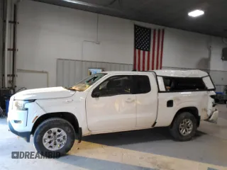 2024 Nissan Frontier SV z VIN 1N6ED1CM6RN674200, wystawiony jako Copart lot #50500285 z przebiegiem 17 939 mil mil oraz Szkoda całkowita • Salvage title. Historia ofert i sprzedaży dostępna na DreamBid. Obrazek 1.