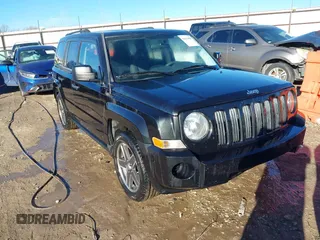 2009 Jeep Patriot Sport with VIN 1J4FT28B49D154682, listed as a IAAI auction lot 41624489 with 175,928 mi miles. Bid and sale history available at carsss.com. Image 1.