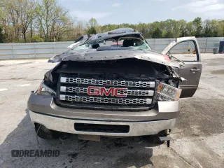 2013 GMC Sierra 2500HD SLT with VIN 1GT121E81DF240874, listed as a Copart auction lot 54613995 with 144,836 mi miles and Non repairable. Bid and sale history available at DreamBid. Image 5.