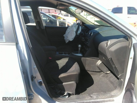 2014 Nissan Rogue Select S with VIN JN8AS5MVXEW204279, listed as a IAAI auction lot 41633371 with 131,050 mi miles. Bid and sale history available at carsss.com. Image 5.