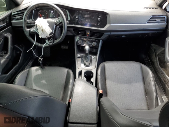 2020 Volkswagen Jetta SEL z VIN 3VWEB7BU8LM022755, wystawiony jako Copart lot #57649805 z przebiegiem 197 576 mil mil oraz Czysty tytuł • Clean title. Historia ofert i sprzedaży dostępna na DreamBid. Obrazek 8.