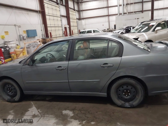 2004 Chevrolet Malibu LT with VIN 1G1ZU54884F204047, listed as a IAAI auction lot 41735285 with 104,781 mi miles. Bid and sale history available at carsss.com. Image 14.