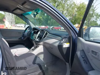 2006 Toyota Highlander w/3rd Row z VIN JTEEP21A460169785, wystawiony jako IAAI lot #42285811 z przebiegiem 254 648 mil mil oraz . Historia ofert i sprzedaży dostępna na DreamBid. Obrazek 5.