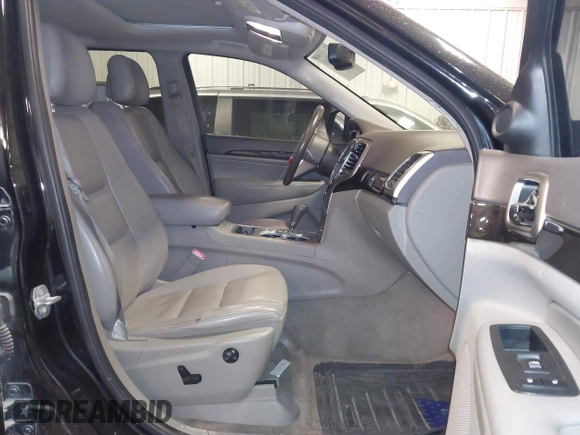 2012 Jeep Grand Cherokee Laredo with VIN 1C4RJFAG6CC266144, listed as a IAAI auction lot 41497163 with 233,755 mi miles. Bid and sale history available at carsss.com. Image 5.