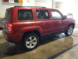 2011 Jeep Patriot Latitude z VIN 1J4NF1GB8BD115274, wystawiony jako Copart lot #56063365 z przebiegiem 154 371 mil mil oraz Szkoda całkowita • Salvage title. Historia ofert i sprzedaży dostępna na DreamBid. Obrazek 3.