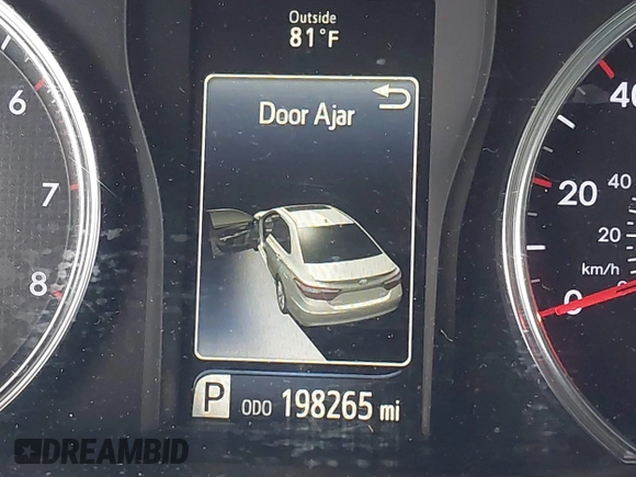 2017 Toyota Camry XLE with VIN 4T1BF1FK7HU789379, listed as a IAAI auction lot 41922886 with 198,265 mi miles. Bid and sale history available at carsss.com. Image 16.