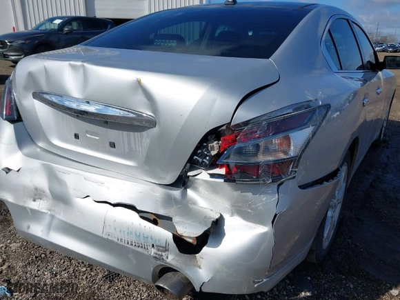 2014 Nissan Maxima 3.5 SV with VIN 1N4AA5AP4EC476919, listed as a IAAI auction lot 41690481 with 121375 miles. Bid and sale history available at carsss.com. Image 6.