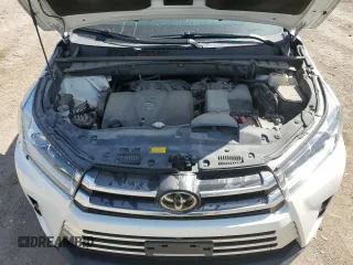 2018 Toyota Highlander Limited with VIN 5TDDZRFH8JS806840, listed as a Copart auction lot 56833545 with 100,833 mi miles and Salvage title. Bid and sale history available at DreamBid. Image 12.