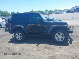 2021 Jeep Wrangler Sport S z VIN 1C4HJXAG6MW872318, wystawiony jako IAAI lot #42273906 z przebiegiem 31 003 mil mil oraz . Historia ofert i sprzedaży dostępna na DreamBid. Obrazek 13.